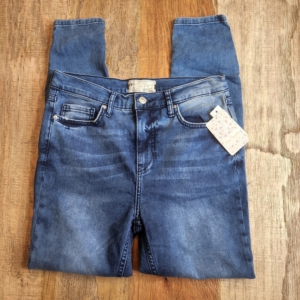 New Free People High Rise Busted Skinny - Picture 4 of 8